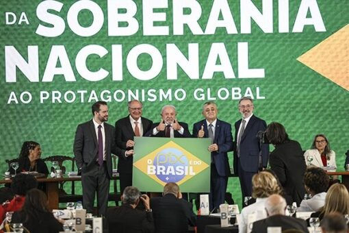 Em resposta a Trump, PT propõe emenda que garante Pix e impede restrições por outros países