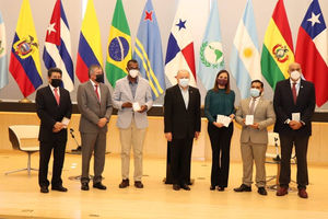 En cuatro idiomas la Ley modelo sobre Sistemas Comunitarios de Agua y Saneamiento (SCAS) de LAC.