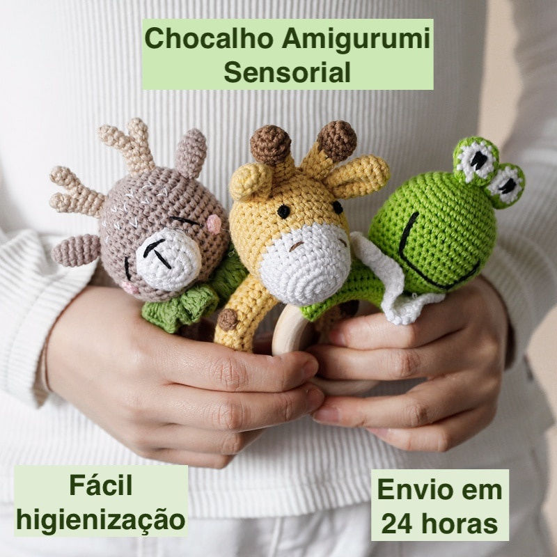 Mordedor e chocalho de madeira e crochê -Mordedor de madeira, crochê e silicone