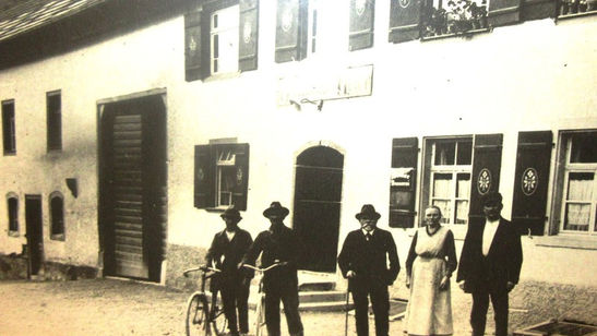 Gasthof zum Adler, Meßkirch- Menningen, Messkirch, historische gasthäuser, baden, genuss, baden württemberg, badische, küche, ausflugsziel, visitgermany, gasthaus, landgasthof, tradition, kulinarik, wirtshaus, gastgeber, gastronomie, übernachten, restauranttips, gute reise, gute küche, urlaubsziele, gastfreundschaft, stammtisch, familienbetrieb, traditionsgastronomie, ferien, urlaub, süddeutschland, Sigmaringen, Hohenzoollern, Ablach, Talbach, Oberschwaben, Donau, Bodensee, Schloss, Fürstenberg, Schwäbische Alb, Heuberg