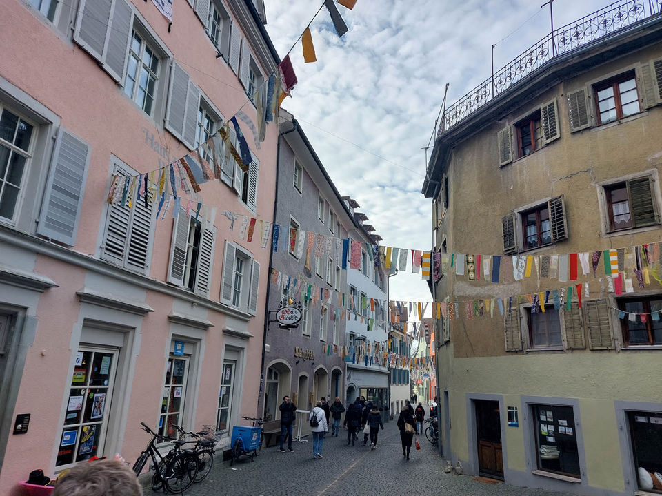 Hotel Restaurant Barbarossa, Konstanz, historische gasthäuser, baden, genuss, baden württemberg, badische, küche, ausflugsziel, visitgermany, gasthaus, landgasthof, tradition, kulinarik, wirtshaus, gastgeber, gastronomie, übernachten, restauranttips, gute reise, gute küche, urlaubsziele, gastfreundschaft, stammtisch, familienbetrieb, traditionsgastronomie, ferien, urlaub, süddeutschland, Bodensee, Konstanz, Radolfzell, Rhein, Schweiz, Schaffhausen, Hegau, Insel Höri, Reichenau, Untersee,, Mainau, Blumeninsel, Imperia, Konzil, Weihnachtsmarkt, Kreuzlingen, Thurgau, Universität Konstanz, Alpen, Meersburg, Tägermoss, Gottliebe, Staad, Spitalkellereii, Fasnacht, Dingelsdorf, Dettingen, Bodanrück, Reichsstadt, Hörnle, Seepromenade