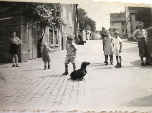 Historische Gasthäuser, Weingüter, Baden, Gasthaus Adler, baden-württemberg, badische küche, ausflugsziel, visit germany, blackforest, gasthaus, landgasthof, tradition, kulinarik, wirtshaus, gastgeber, gastronomie, übernachten, restauranttips, gute reise, gute küche, urlaubsziele, ferien im schwarzwald, urlaub im schwarzwald, gastfreundschaft, gastgeber, stammtisch, 
 familienbetrieb, wirt, 
Bad Rappenau, Salinenpark, Gradierwerke, Schloss Bad Rappenau, Kurpark, Fünfmühlental, Burg Guttenberg, Neckartal, Wanderwege, Radwege, Thermen, Wellness, Solebad, Blühende Barockgärten, Botanischer Garten, Heimatmuseum Bad Rappenau, Römermuseum, Kloster Odenheim, Schloss Heinsheim, historische Mühlen, Fachwerkhäuser, Kirchen, Kapellen, Burg Steinsberg, Rittertouren, Burgruinen, Neckarschifffahrt, Kletterpark, Golfclub Bad Rappenau, Erlebnisführungen, Familienausflüge, Freizeitpark Tripsdrill, Märchenwald, Wildpark, Reiterhöfe, Sole- und Thermalbäder, Wellnesshotels, Kneipp-Anlagen, Gesundheitsangebote, Kurstadt, Heilquellen, Spa, Sauna, Weingüter, Besenwirtschaften, regionale Spezialitäten, schwäbische Küche, Spargel, Wein, Biergarten, Genussregion Baden-Württemberg, Hofläden, Direktvermarkter, Hidden Gem Germany, Slow Travel, nachhaltiger Tourismus, Geheimtipp Deutschland, Entdeckungsreise, Landurlaub, Landidylle, Wohlfühlorte, Natur