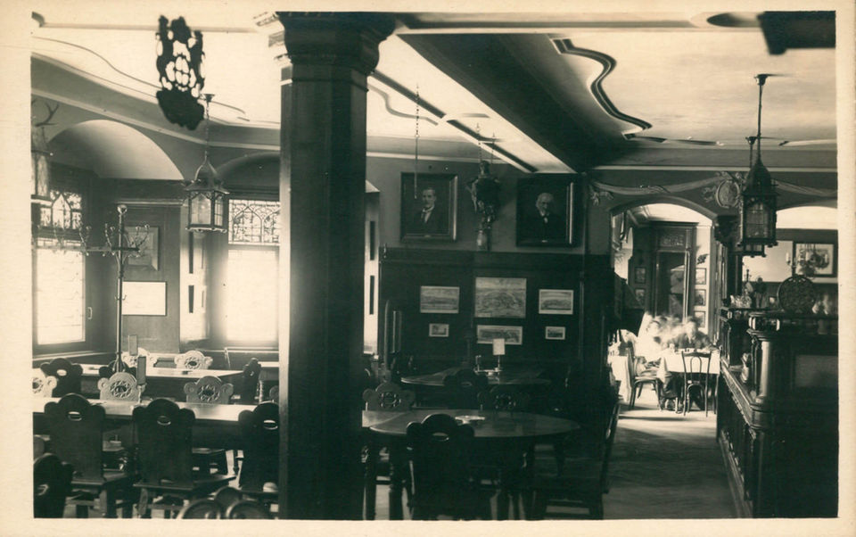 Hotel Restaurant Barbarossa, Konstanz, historische gasthäuser, baden, genuss, baden württemberg, badische, küche, ausflugsziel, visitgermany, gasthaus, landgasthof, tradition, kulinarik, wirtshaus, gastgeber, gastronomie, übernachten, restauranttips, gute reise, gute küche, urlaubsziele, gastfreundschaft, stammtisch, familienbetrieb, traditionsgastronomie, ferien, urlaub, süddeutschland, Bodensee, Konstanz, Radolfzell, Rhein, Schweiz, Schaffhausen, Hegau, Insel Höri, Reichenau, Untersee,, Mainau, Blumeninsel, Imperia, Konzil, Weihnachtsmarkt, Kreuzlingen, Thurgau, Universität Konstanz, Alpen, Meersburg, Tägermoss, Gottliebe, Staad, Spitalkellereii, Fasnacht, Dingelsdorf, Dettingen, Bodanrück, Reichsstadt, Hörnle, Seepromenade