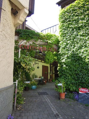 Historische Gasthäuser, Weingüter, Baden, Gasthaus Adler, baden-württemberg, badische küche, ausflugsziel, visit germany, blackforest, gasthaus, landgasthof, tradition, kulinarik, wirtshaus, gastgeber, gastronomie, übernachten, restauranttips, gute reise, gute küche, urlaubsziele, ferien im schwarzwald, urlaub im schwarzwald, gastfreundschaft, gastgeber, stammtisch,
familienbetrieb, wirt,
Bad Rappenau, Salinenpark, Gradierwerke, Schloss Bad Rappenau, Kurpark, Fünfmühlental, Burg Guttenberg, Neckartal, Wanderwege, Radwege, Thermen, Wellness, Solebad, Blühende Barockgärten, Botanischer Garten, Heimatmuseum Bad Rappenau, Römermuseum, Kloster Odenheim, Schloss Heinsheim, historische Mühlen, Fachwerkhäuser, Kirchen, Kapellen, Burg Steinsberg, Rittertouren, Burgruinen, Neckarschifffahrt, Kletterpark, Golfclub Bad Rappenau, Erlebnisführungen, Familienausflüge, Freizeitpark Tripsdrill, Märchenwald, Wildpark, Reiterhöfe, Sole- und Thermalbäder, Wellnesshotels, Kneipp-Anlagen, Gesundheitsangebote, Kurstadt, Heilquellen, Spa, Sauna, Weingüter, Besenwirtschaften, regionale Spezialitäten, schwäbische Küche, Spargel, Wein, Biergarten, Genussregion Baden-Württemberg, Hofläden, Direktvermarkter, Hidden Gem Germany, Slow Travel, nachhaltiger Tourismus, Geheimtipp Deutschland, Entdeckungsreise, Landurlaub, Landidylle, Wohlfühlorte, Natur