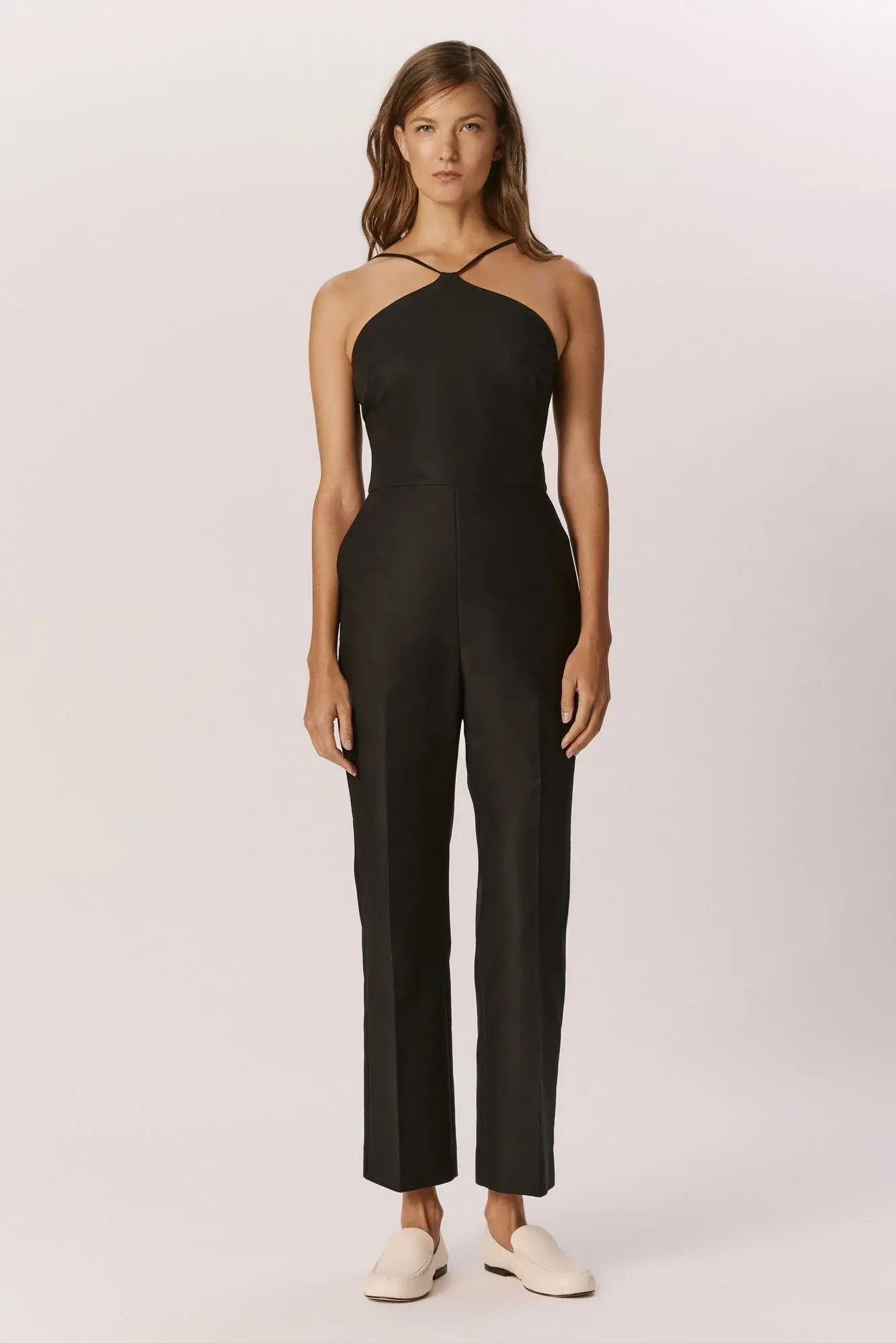 Macacão Decote Triângulo Semi Flare Preto Andrea Marques