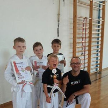 Kinder in der Halle