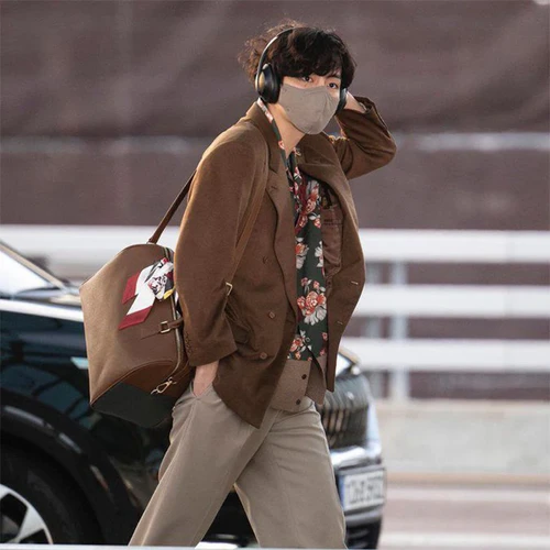 BTS V ボストンバッグ BTS V MUTE BOSTON BAG V] MUTE BOSTON BAG BTS BTS公式 アーティスト