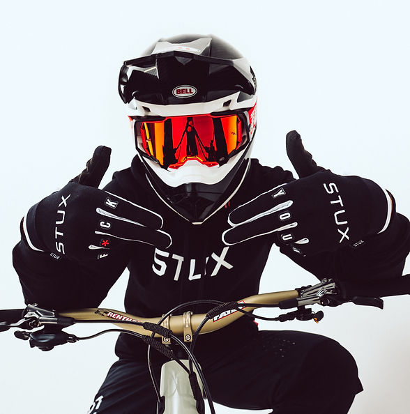 Adam Lievesley _ stux FU quick-10_edited.jpg