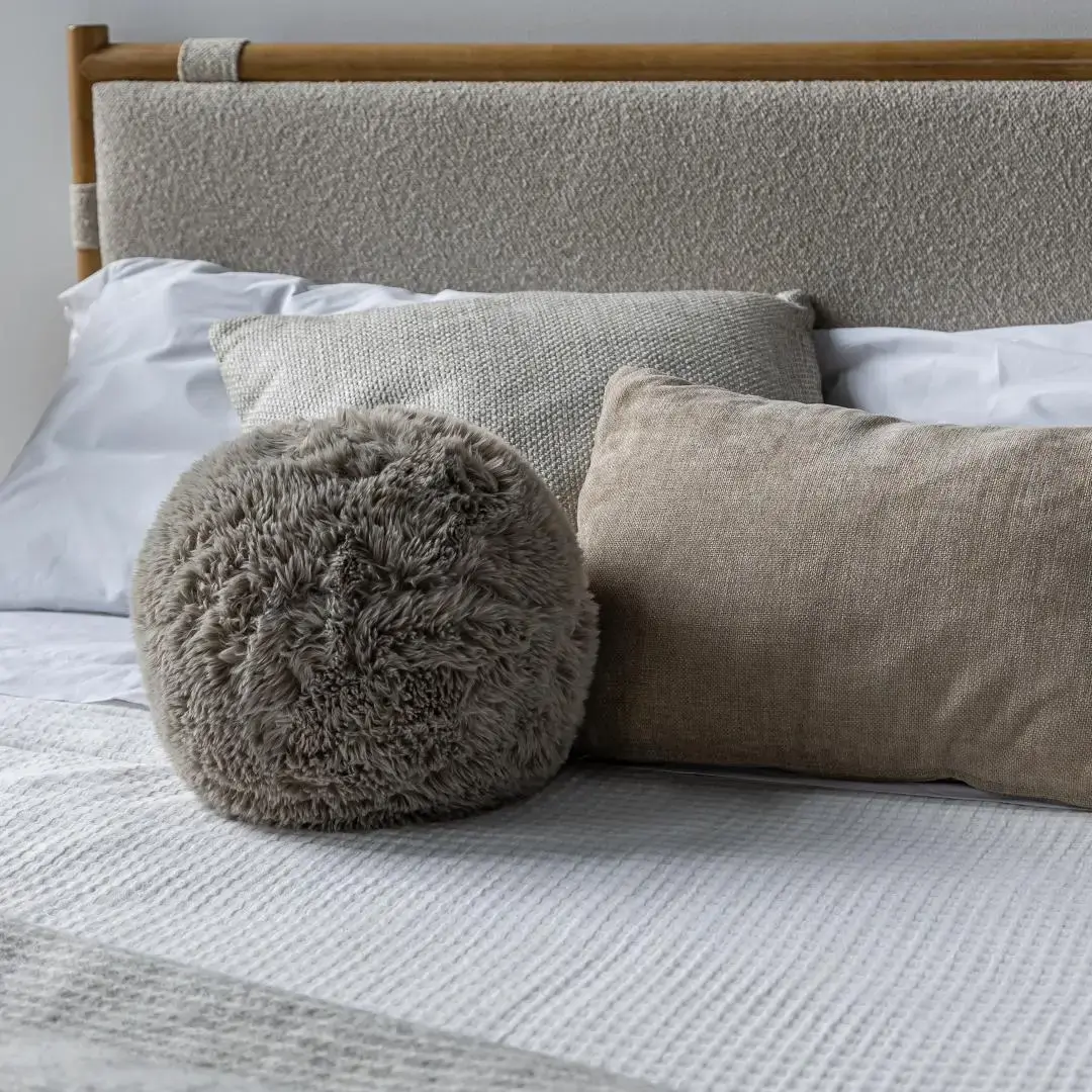 Style in Form • Crush Cushion - Ball - Natural