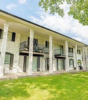 laurenz place.jpg