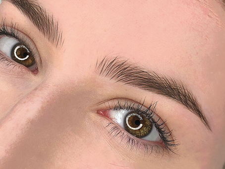 Hairstroke Eyebrows: Why Is This Beauty Trend So Popular?