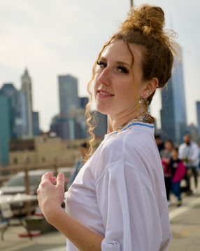 Girl on Brooklyn bridge