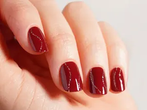 Weihnachtliches Nageldesign: Festliche Ideen für deine Nägel