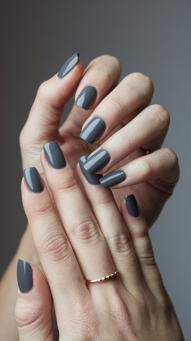 Graue Nägel - Cool Moondust Dipping Powder