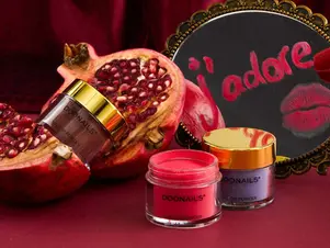 Bordeauxrote Nägel: Weinrote und Festliche Designs für Weihnachten und Winter