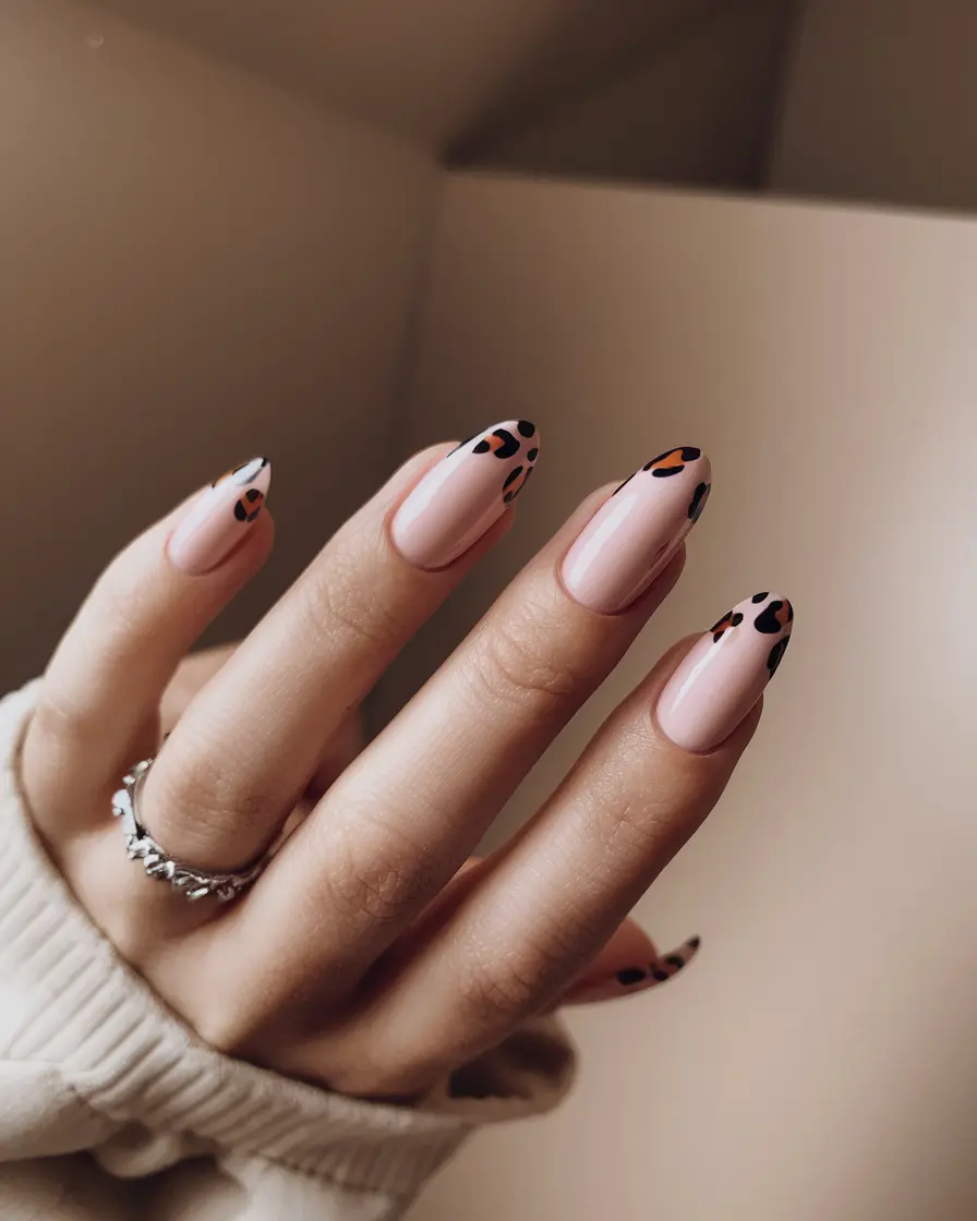 French Nägel Leoparden Look