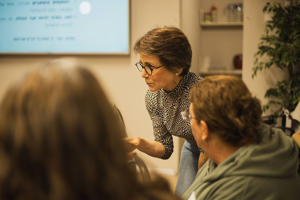 מקשיבן במקום קבלן