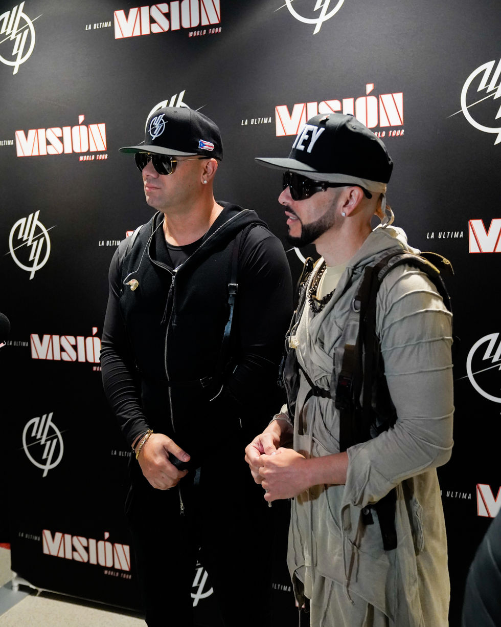 Wisin y Yandel Meet and greed bts Agganis Arena in Boston