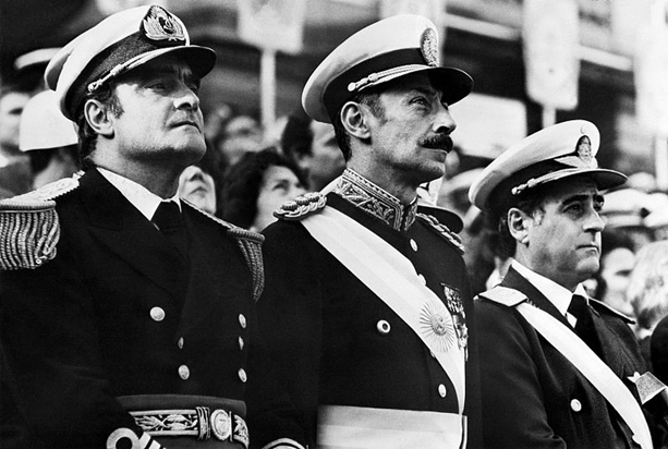 Agosti, Videla y Massera (1977).