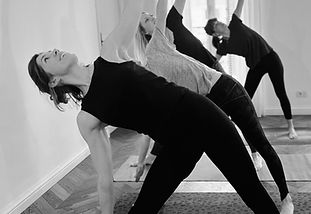 posture trikonasana yoga
