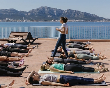 Séance Yoga en extérieur à Malmousque