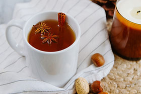 apple cinnamon cocktail | Wild Roots