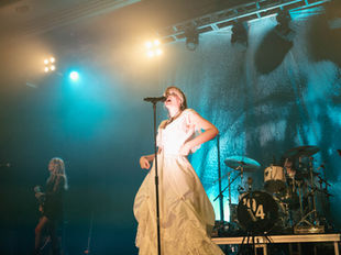 In the Clouds with Sunday (1994) at EartH Theatre - Review