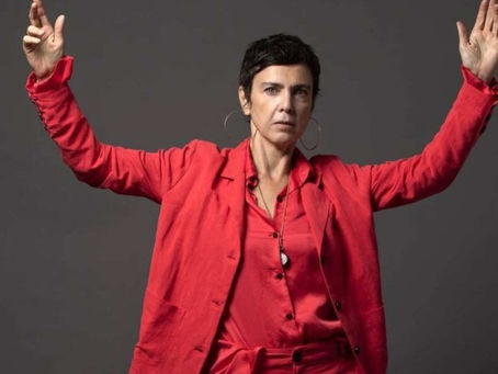 Adriana Calcanhotto leva sua jornada musical a Salvador com a turnê 'Errante'