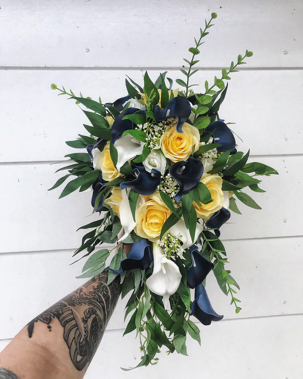 Thumbnail: Cascading bouquet