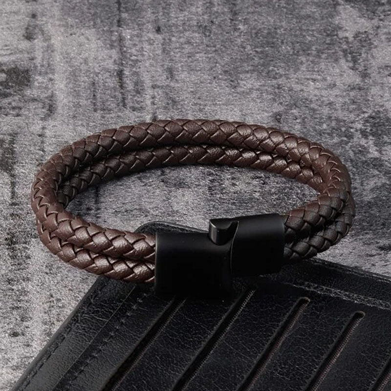 Miniatura: Pulseiras de couro modernas