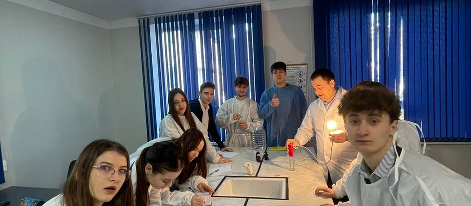 Activitate practică în cadrul orelor de chimie