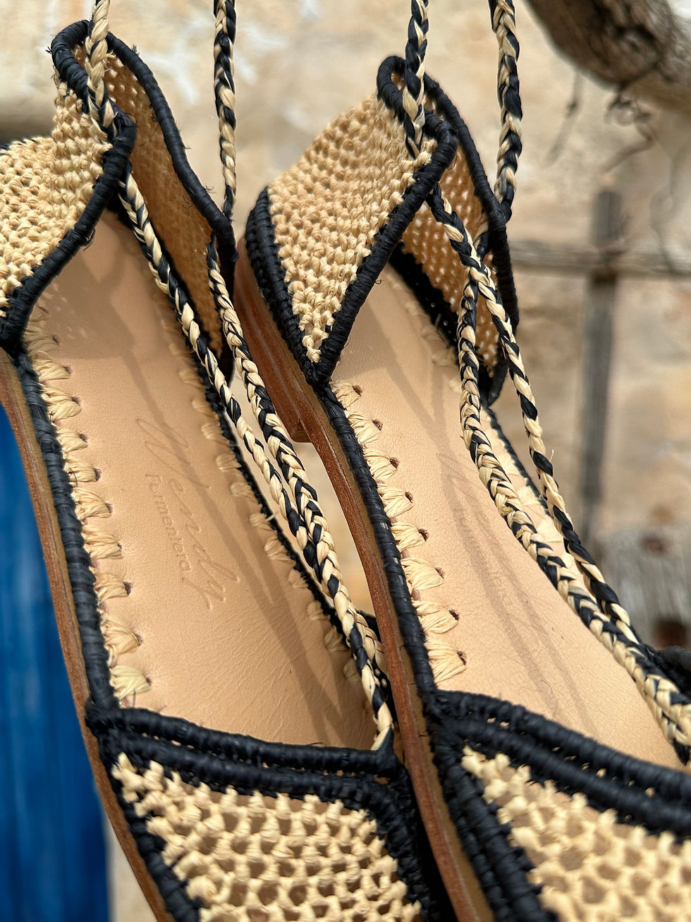 Miniatura: CAMPANILLAS nere