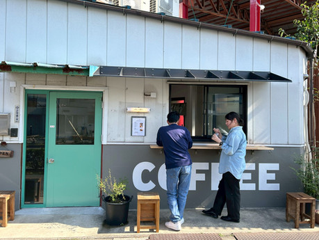 edit coffeeの外カウンター