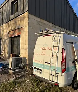 Installation d’une climatisation réversible multisplit à Mérignac dans une maison en rénovation
