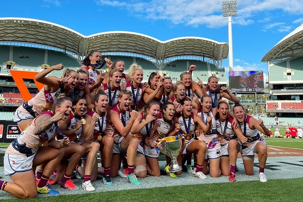 Brisbane_AFLW_2021_Champions_Adelaide_Oval.jpeg