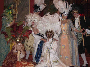 Le réveillon en spectacles et beaux costumes se préparent à Acta Fabula