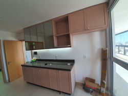 COZINHA COM PORTAS DE VIDRO