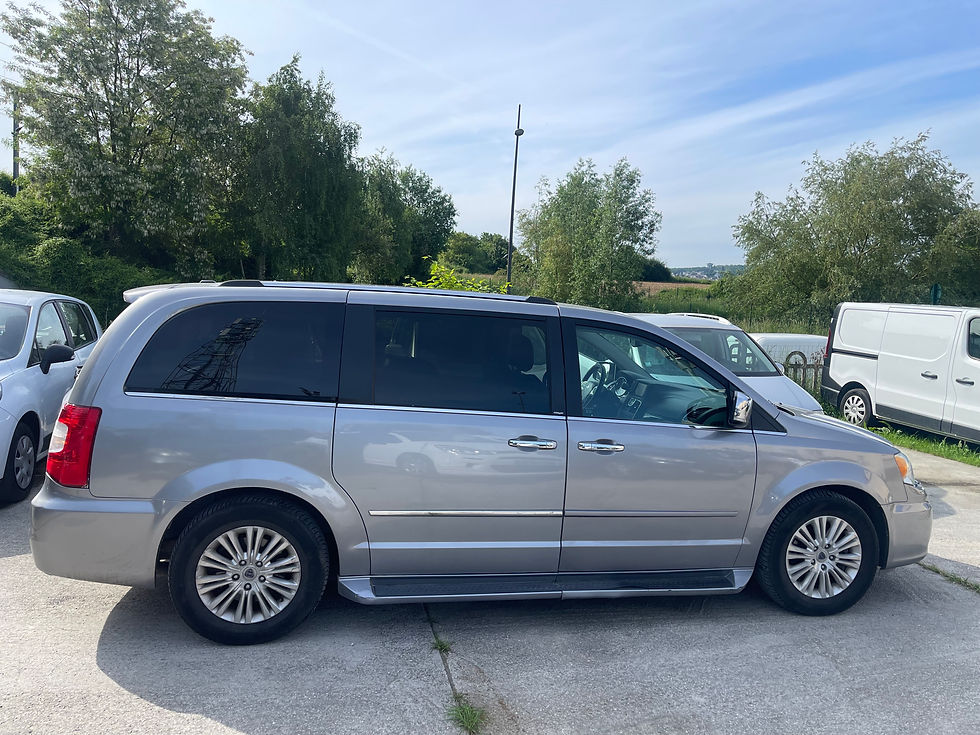 Miniature : LANCIA VOYAGER 2.8 DIESEL 177 PLATINUM