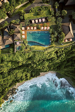 serpenti-pool-club.jpg