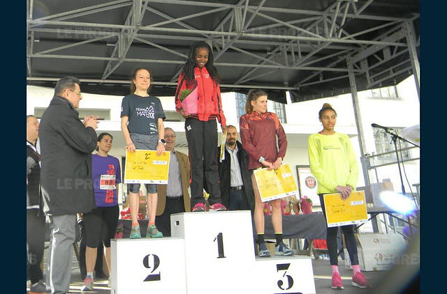 foulees-villeurbannaises-Anaïs_podium