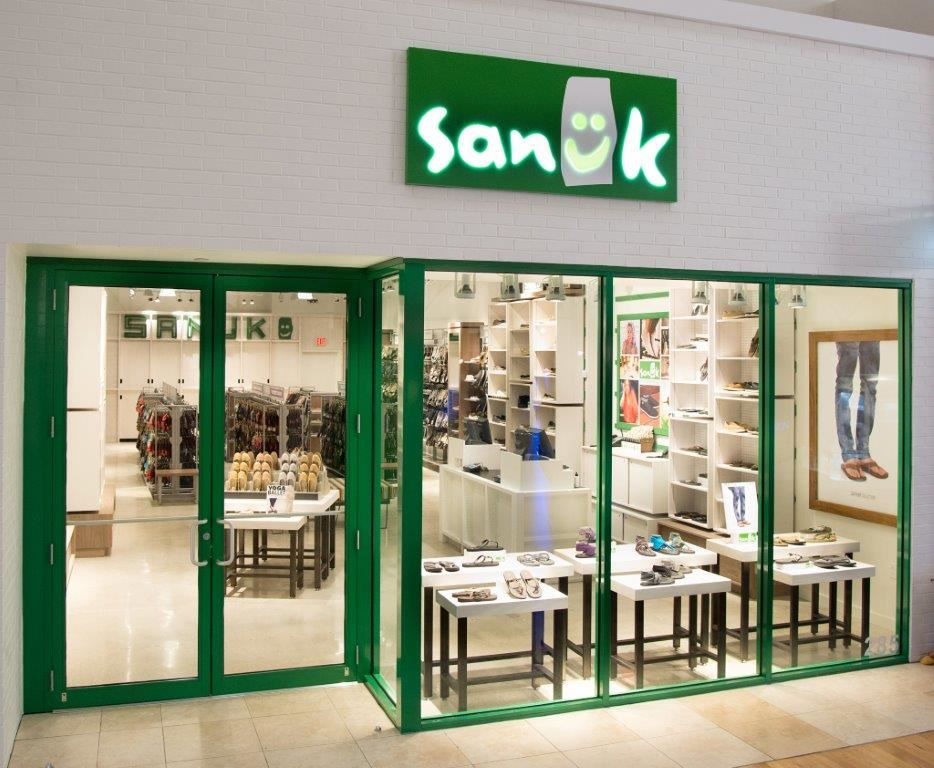 Sanuk mall storefront