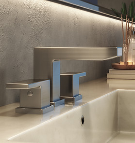 Bathroom 05_Close-up - faucet_Brushed Nickel.jpg