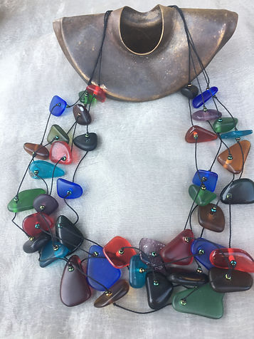 Dark colours necklace