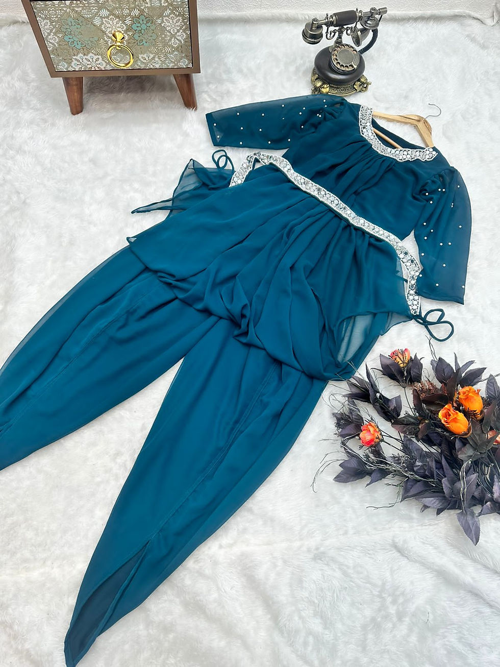 थंबनेल: Venika dhoti set