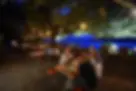 FOto bella della sala alla sera con tanta gente.webp