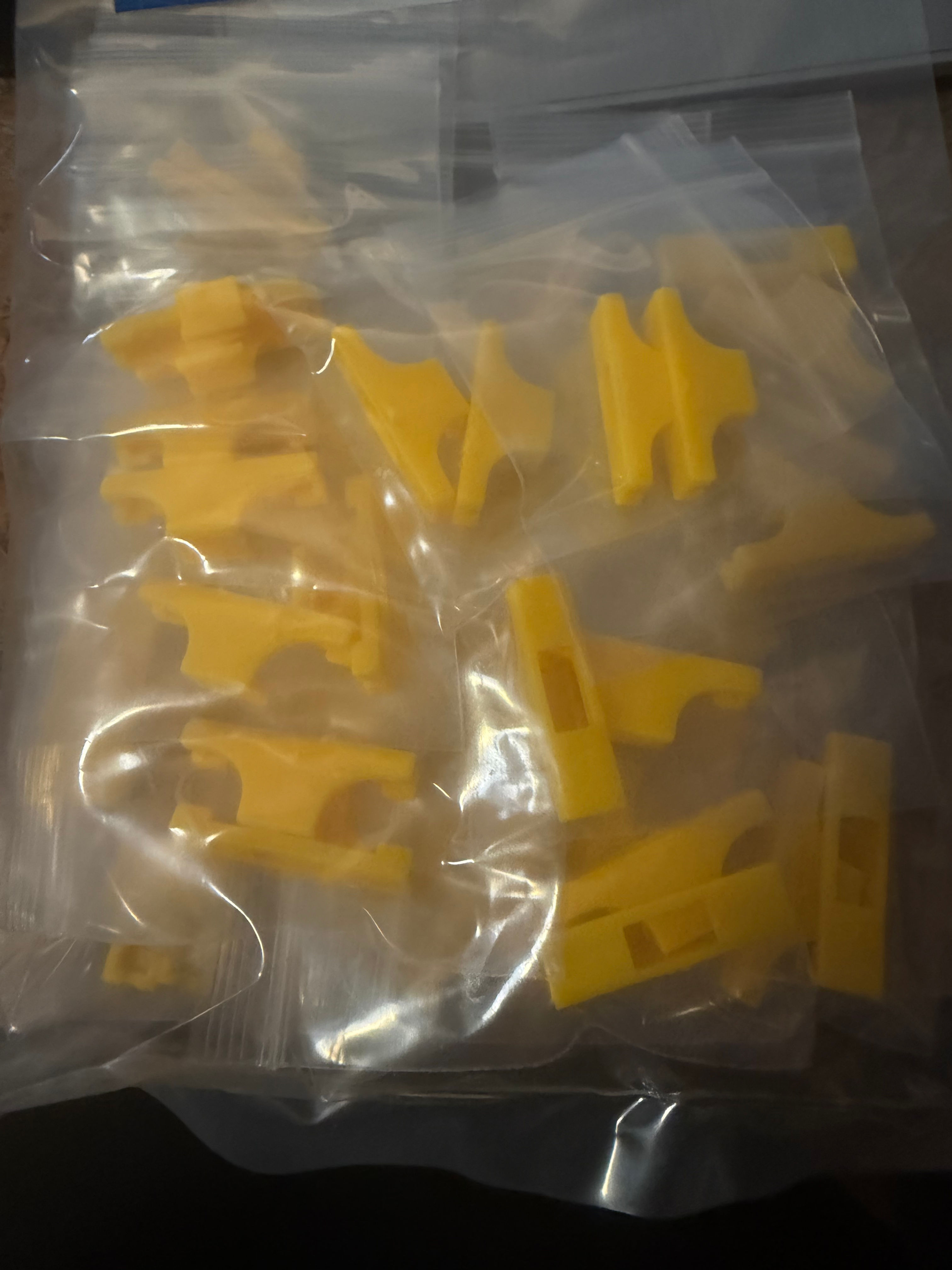 Receiver Battery Plug Keeper (2)