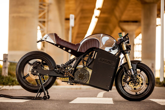 Janna Strauss für Chapter Magazine - Electric Delight Orchestra - Eletromotorräder on the