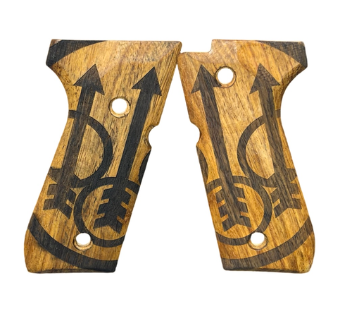 Beretta純正 実物 M92シリーズ Big Logo 木グリ　E02830 Beretta純正 実物 M92シリーズ Big Logo 木グリ E02830 Amazon