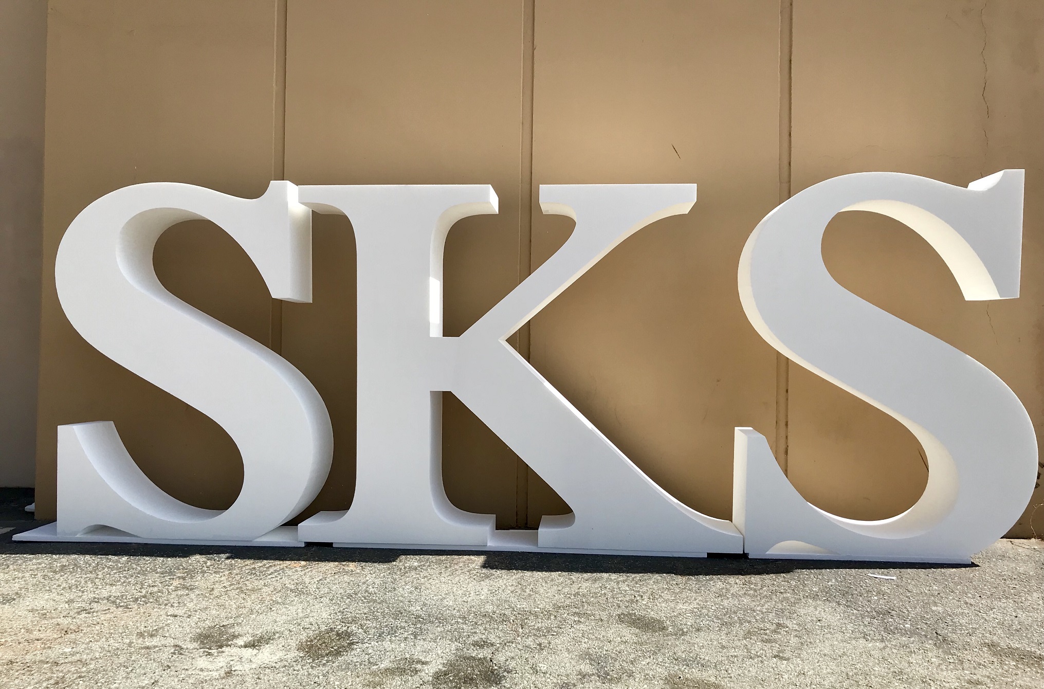 Oversize Foam Logo