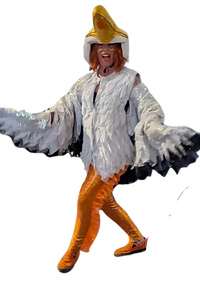 Neisha performing The Glam Gull roving.